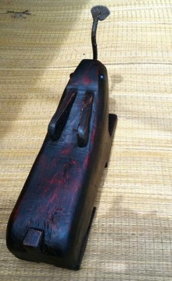 กระต่ายขูดมะพร้าวตัวใหญ่ เดิมๆ แกะจากต้นไม้ชิ้นเดียวทั้งตัว สภาพสวยทีเดียวครับ หนักพอสมควร ใช้ตกแต่งบ้านหรือร้านคลาสสิคมากครับ