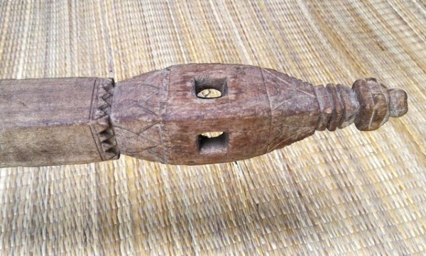 ไม้พันคำ พันผ้าไหม ของโบราณแท้ๆ แกะสลักมือ มีขนาดใหญ่แข็งแรง ใช้ตกแต่งหรือประยุกต์ใช้ทั่วไป สวยงามแปลกตาครับ