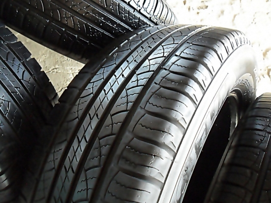 ยางขอบ17 มิชลิน 225-65-R17ลงพื้นปลายปี13 (4เส้น2,800)