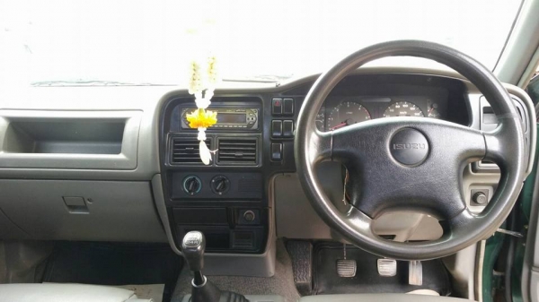 รถบ้านแท้ ISUZU DRAGON POWER รุ่นรองท๊อป 2.5 SX TRUBO ปี 43 โฉมหน้าหวีแท้ เพาเวอ