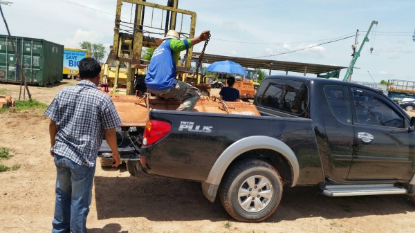 โรตารี่ตีดิน พรวนดินส่งไปโคราชครับ มีทุกขนาดครับสั่งได้ tractor-backhoe.com