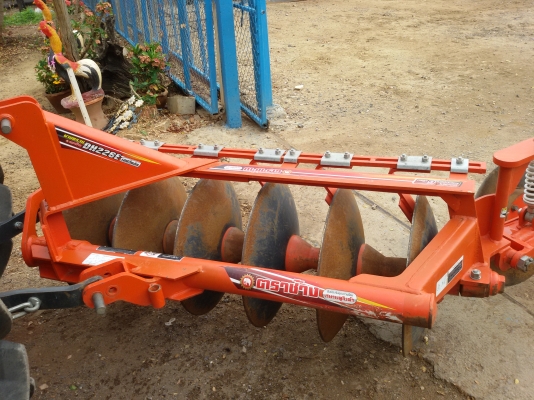 ปัญญาแทรคเตอร์..จัดมาให้ครับ ด่วน!!!คูโบต้า L3608SP พร้อมใบมีดคานล่าง พร้อมผาน6 ตราช้าง22&times;6รถไร่สีเดิมๆจัดส่ง อ.บ้านแหลม จ.เพชรบุรี