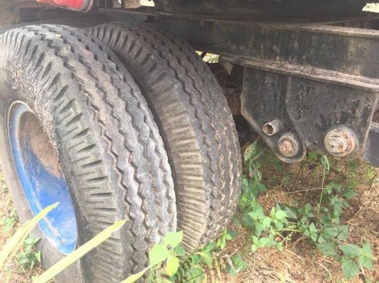 หางลูกพ่วงไม่ดั้ม 2 คาน ปี 39 ช่วงล่างดี คัสซีสวย สีและฝาข้างไม่ค่อยสวย