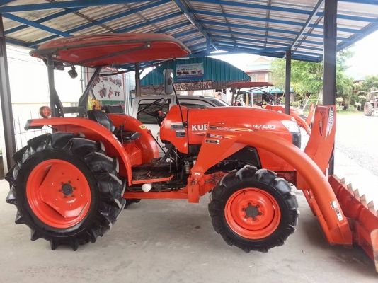 คูโบต้า L4708 4 WD พร้อมใบมีดตราช้างรถยึดลูกค้าส่งไม่ไหว