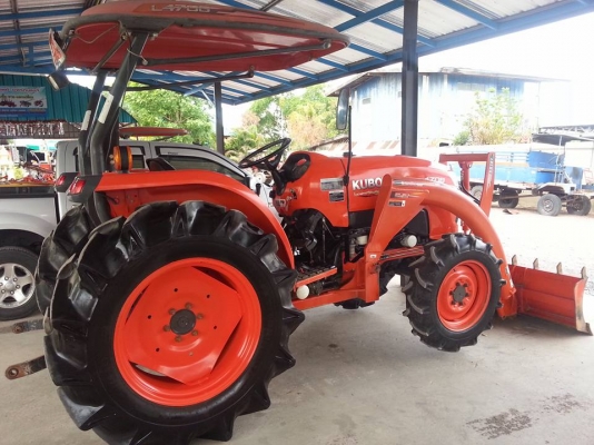 คูโบต้า L4708 4 WD พร้อมใบมีดตราช้างรถยึดลูกค้าส่งไม่ไหว