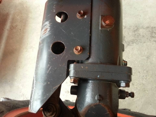 คูโบต้า L4708 4 WD พร้อมใบมีดตราช้างรถยึดลูกค้าส่งไม่ไหว