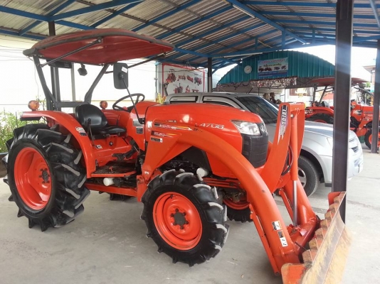 คูโบต้า L4708 4 WD พร้อมใบมีดตราช้างรถยึดลูกค้าส่งไม่ไหว