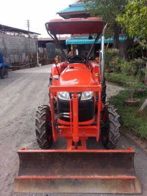คูโบต้า L3008 4 WD ใบมีดตราช้าง ทำงาน 357 ชั่วโมง สภาพดีมาก