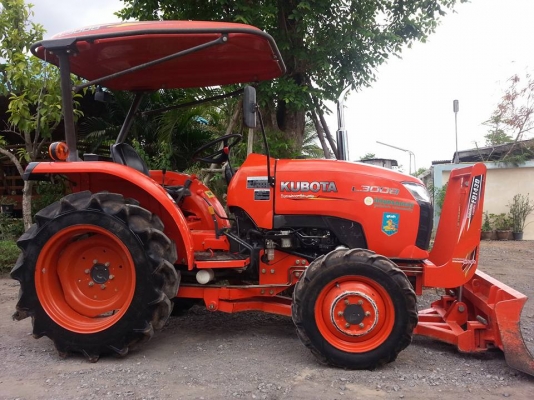 คูโบต้า L3008 4 WD ใบมีดตราช้าง ทำงาน 357 ชั่วโมง สภาพดีมาก