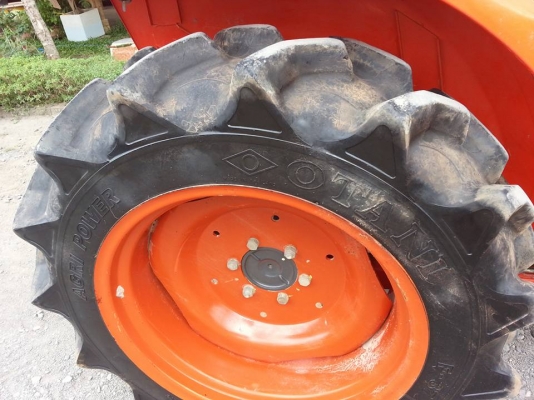 คูโบต้า L3008 4 WD ใบมีดตราช้าง ทำงาน 357 ชั่วโมง สภาพดีมาก