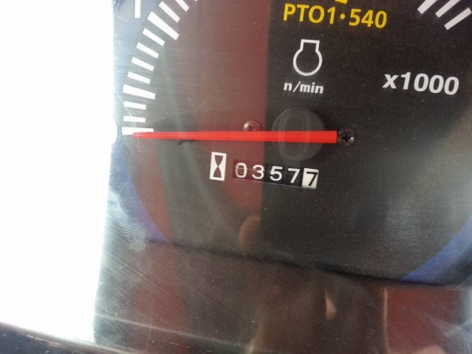 คูโบต้า L3008 4 WD ใบมีดตราช้าง ทำงาน 357 ชั่วโมง สภาพดีมาก