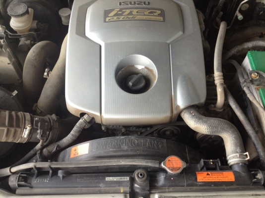 ขายเครื่องพร้อมเกียร์ดีแม็กปี2012  วิ่งมา90000กว่าโล