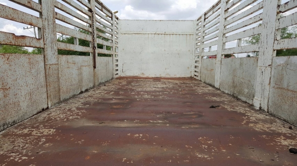 ขาย กระบะเหล็กไม่ดั้ม ยาว 6.20 เมตร กว้าง 2.40 เมตร