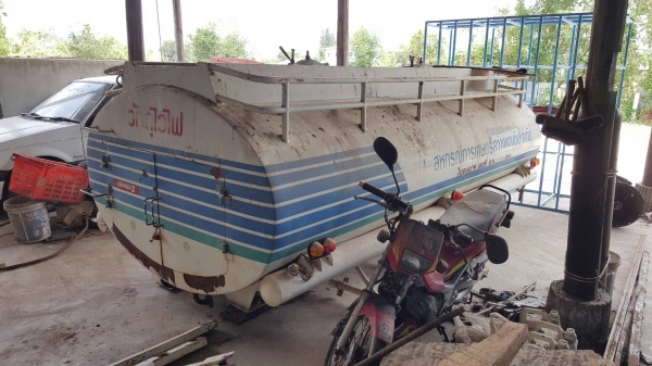 ขาย ถังน้ำมันใส่ 6 ล้อ 6,000 ลิตร พร้อมหัวจ่ายมิเตอร์ครบ ปั้มและอุปกรณ์อื่นๆครบ ขาย ถังน้ำมันใส่ 6 ล้อ 6,000 ลิตร พร้อมหัวจ่ายมิเตอร์ครบ ปั้มและอุปกรณ์อื่นๆครบ