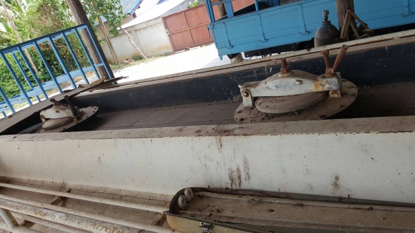 ขาย ถังน้ำมันใส่ 6 ล้อ 6,000 ลิตร พร้อมหัวจ่ายมิเตอร์ครบ ปั้มและอุปกรณ์อื่นๆครบ ขาย ถังน้ำมันใส่ 6 ล้อ 6,000 ลิตร พร้อมหัวจ่ายมิเตอร์ครบ ปั้มและอุปกรณ์อื่นๆครบ