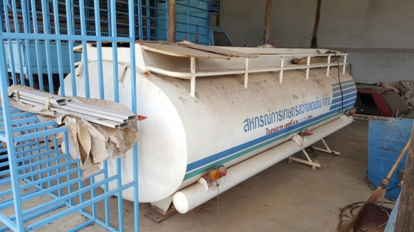 ขาย ถังน้ำมันใส่ 6 ล้อ 6,000 ลิตร พร้อมหัวจ่ายมิเตอร์ครบ ปั้มและอุปกรณ์อื่นๆครบ ขาย ถังน้ำมันใส่ 6 ล้อ 6,000 ลิตร พร้อมหัวจ่ายมิเตอร์ครบ ปั้มและอุปกรณ์อื่นๆครบ