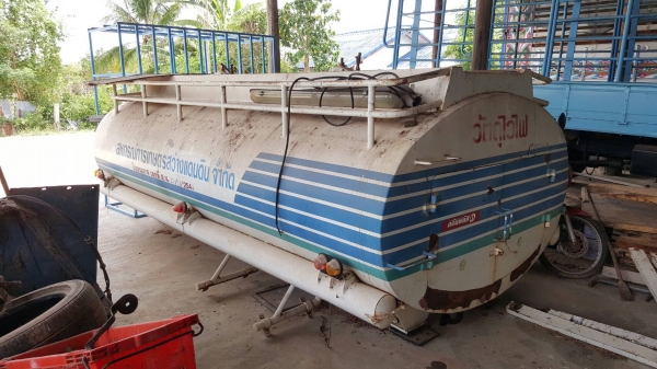 ขาย ถังน้ำมันใส่ 6 ล้อ 6,000 ลิตร พร้อมหัวจ่ายมิเตอร์ครบ ปั้มและอุปกรณ์อื่นๆครบ