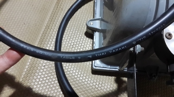 ไฟสปอตไลท์500พร้อมหลอดพร้อมสายYASAKI2.5เมตรเสียบปลั๊กพร้อมใช้