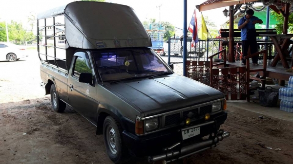 ขายกระบะนิสสัน ปี32 พร้อมหลังคา แชชซีดี เครื่องเดิม เอกสารเล่มทะเบียนครบ