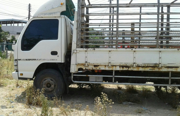 หกล้อ อีซูชุ NQR175ปี49ช่วงยาว5.50ม สภาพดีเดิมๆสวยพร้อมใช้งาน ทะเบียนพร้อมโอน ราคาถูกๆ 625,000บ รถห้างแท้ ครับท่าน