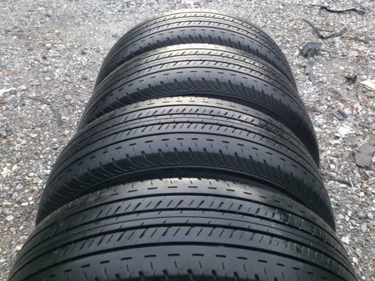 ขายแม็ก TOYOTA 6รูขอบ16 พร้อมยางบริดสโตน 205/70R15 ยาวสัปดาห์ที่31ปี14 สวยๆ จำนวน 1 ชุด พร้อมน๊อตแท้ 24 ตัว