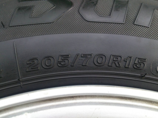 ขายแม็ก TOYOTA 6รูขอบ16 พร้อมยางบริดสโตน 205/70R15 ยาวสัปดาห์ที่31ปี14 สวยๆ จำนวน 1 ชุด พร้อมน๊อตแท้ 24 ตัว