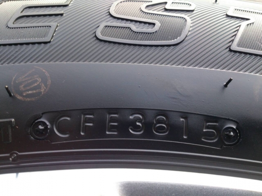 ขายแม็ก ALL NEW FORD RANGER 6รูขอบ18 พร้อมยาง 265/60R18 ยางสัปดาห์ที่38 ปี15 ดอกยางเต็มหนาสดเท่ากันใช้งานน้อยไม่แตกลายไม่ร้าว (สภาพ95\%) สวยๆ จำนวน 1 ชุด