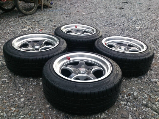 ขายแม็กWELD 4รู100 ขอบ15 กว้าง 8 นิ้ว 4วง พร้อมยาง195/50R15 ยางสัปดาห์ที่03 ปี15 ดอกยางเต็มสวย จำนวน 1 ชุด