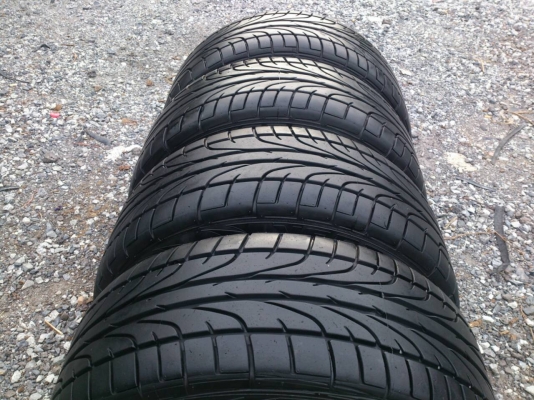 ขายแม็กWELD 4รู100 ขอบ15 กว้าง 8 นิ้ว 4วง พร้อมยาง195/50R15 ยางสัปดาห์ที่03 ปี15 ดอกยางเต็มสวย จำนวน 1 ชุด