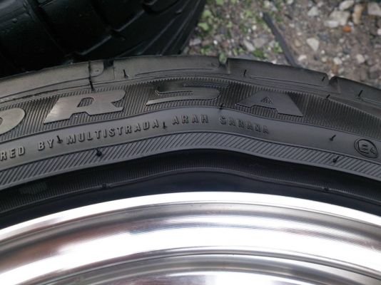 ขายแม็กWELD 4รู100 ขอบ15 กว้าง 8 นิ้ว 4วง พร้อมยาง195/50R15 ยางสัปดาห์ที่03 ปี15 ดอกยางเต็มสวย จำนวน 1 ชุด