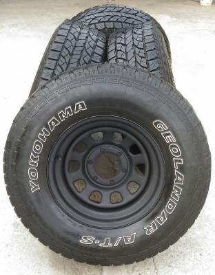 ขาย ยางAT 265/75/16 พร้อมล้อลายROCK ขาย ยางAT 265/75/16 พร้อมล้อลายROCK