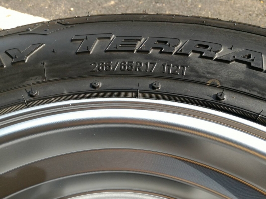 ขายล้อใหม่ TE37 8 x 17 ET - 15 พร้อมยาง Japan ขายล้อใหม่ TE37 8 x 17 ET - 15 พร้อมยาง Japan