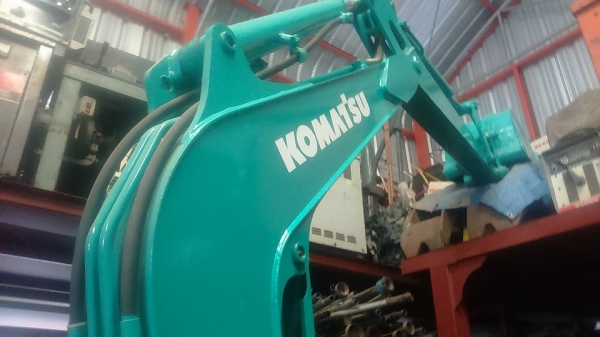 โคมัสสุPC20R เก่าญี่ปุ่น390,000บาท0835662999Lineid:hs4trp