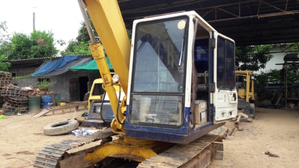 KOMATSU PC60-6 ระบบไฟเต็ม ราคา 580,000 บาท ติดต่อสุขุม 087-2836792 KOMATSU PC60-6 ระบบไฟเต็ม ราคา 580,000 บาท ติดต่อสุขุม 087-2836792