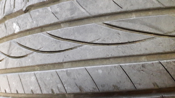 ขายยางฟอเค้น265-60-18ปี14 13 1ชุดยางยังนิ่มอยู่