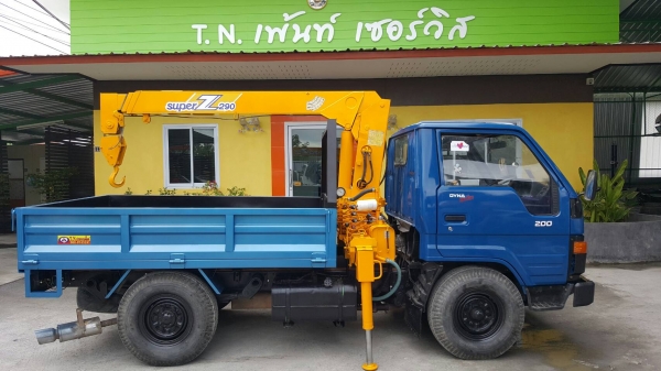 ขาย 4 ล้อกลาง  ติดเครน  2  ตัน