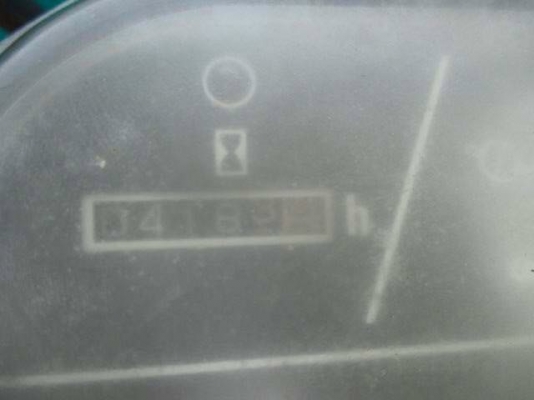 ขายด่วน KOMATSU PC20-7  รถเก่านอกญี่ปุ่น 100\%  มีเอกสารใบอินวอยและใบซื้อขาย   พร้อมทำสี ราคาเบา เบา 285,000 บาท  สนใจติดต่อ วัชรัตน์ รุ่งเรืองแทรกเตอร์ โทร:0925768909หรือ0965411713