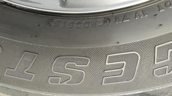 ขายล้อแม็กD-max 17" ยางปี15 สีรมดำ สนใจติดต่อ ตาเล็ก ล้อและยางครับ 081-3747940