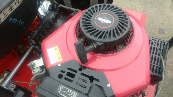 ขายรถตัดหญ้านั่งครับ 14 HPเก่าญี่ปุ่น0835662999Lineid:hs4trp ราคา 58,000บาท