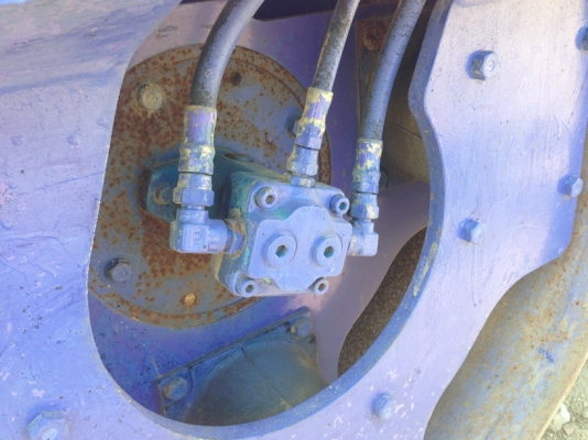 รถบด สั่นสะเทือน 4ตัน หน้าเหล็กหลังยาง Komatsu. เก่าญี่ปุ่น โทร.090-986-2521 อ๊อบ