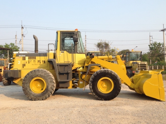 Komatsu WA300-3E เก่าญี่ปุ่น สภาพดีพร้อมใช้งาน โทร.090-986-2521 อ๊อบ Komatsu WA300-3E เก่าญี่ปุ่น สภาพดีพร้อมใช้งาน โทร.090-986-2521 อ๊อบ