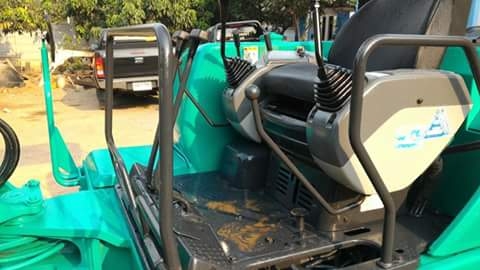 ขายรถขุดแบคโฮ KOMATSU Pc25-รุ่น7E ขนาด25 รถเก่านอกแท้100\% (คอลโทลน้ำมัน เครื่องแน่น ปั๊มแรง ระบบไว ช่วงล่างสวย แทรคเหล็ก) รถพร้อมใช้งาน เอกสารใบอินวอยครบ    ราคา 350,000 (ต่อรองได้ครับ) ☎️เบอร์ติดต่อ 096-3268553 (ช่างเบนซ์)     ID LINE 0963268553