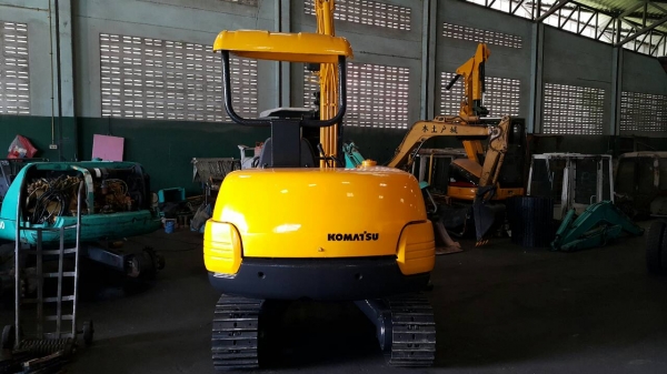 ขาย รถขุด KOMATSU รุ่น PC30-7E- มือสองญี่ปุ่น แทรกเหล็ก เครื่อง 3D84E สีดำ แน่นทั้งคัน สวย พร้อมใช้งาน แรงดีทุกระบบ มือถือ/LINE ID : 0818753444