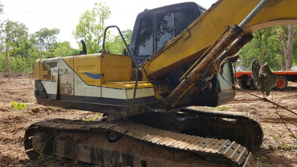 ขายรถแบ็คโฮ 120รุ่น3โกเบล SK เครื่องแน่นปั๊มดี สภาพพร้อมทำงานช่วงล่างดี ขายรถแบ็คโฮ 120รุ่น3โกเบล SK เครื่องแน่นปั๊มดี สภาพพร้อมทำงานช่วงล่างดี