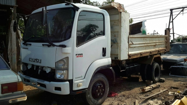 รถอีซูซุ 6 ล้อดั้ม FRR 210 แรงม้า  ปี 54.    สนใจติดต่อ  081 - 6079515
