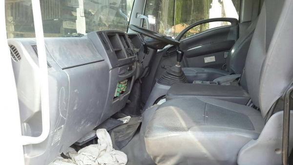 รถอีซูซุ 6 ล้อดั้ม FRR 210 แรงม้า  ปี 54.    สนใจติดต่อ  081 - 6079515