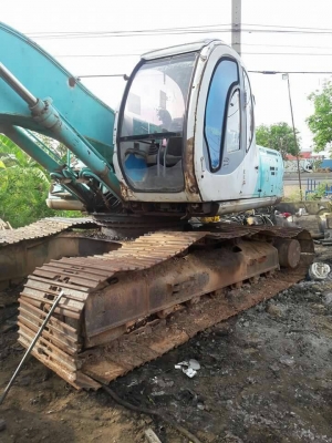 ขายหัวเก๋งรถแมคโค SK-200-5 สภาพสวย กระจกขาดบานล่างบานเดียว