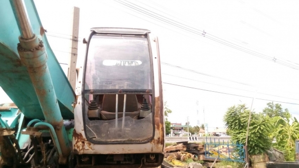 ขายหัวเก๋งรถแมคโค SK-200-5 สภาพสวย กระจกขาดบานล่างบานเดียว