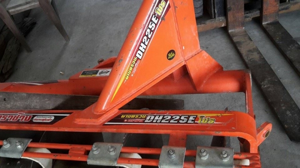 ขายผานไถ สภาพดี พร้อมใช้งาน สนใจโทร 090-8588220คุณนะ 093-3258446คุณบิว หรือเข้าดูสินค้าอื่นๆได้ที่ www.narong2truck.com หรือ www.truck.in.th/498 หรือเพจFacebook ณรงค์ ซื้อขายรถมือสอง (เว็บไซต์ส่วนตัว) หรือFacebook คุณนะ รถบรรทุก