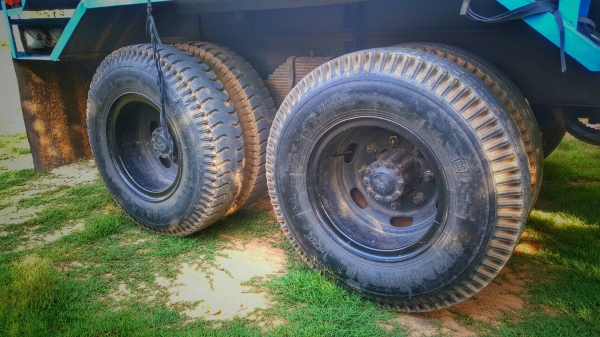 รถฮีโน่ 10 ล้อดั้ม F18 / 187 แรงม้า.    สนใจติดต่อ  081 - 6079515